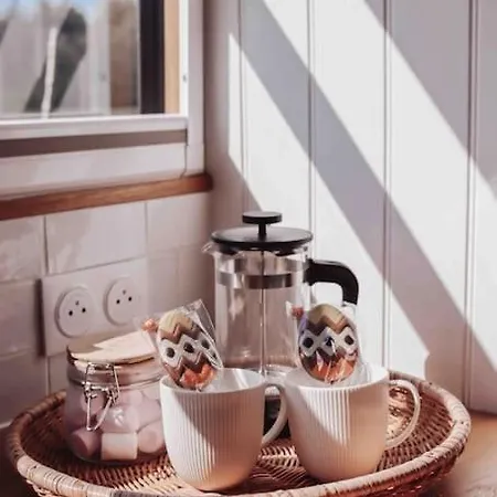 Relaxing Retreat For 2 On Beautiful Converted Bus *