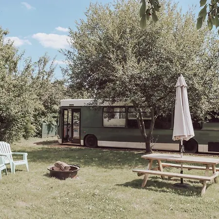 Campingplatz Relaxing Retreat For 2 On Beautiful Converted Bus